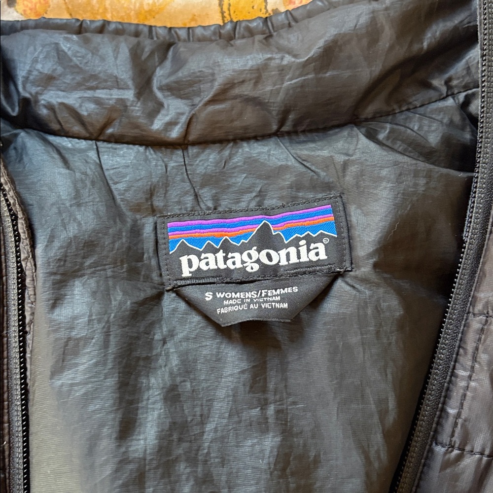 Patagonia Nano Puff Black Jacket - Picture 2 of 6